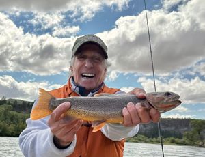 Henry Winkler met een vis