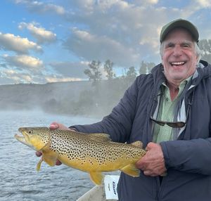 Henry Winkler met een vis